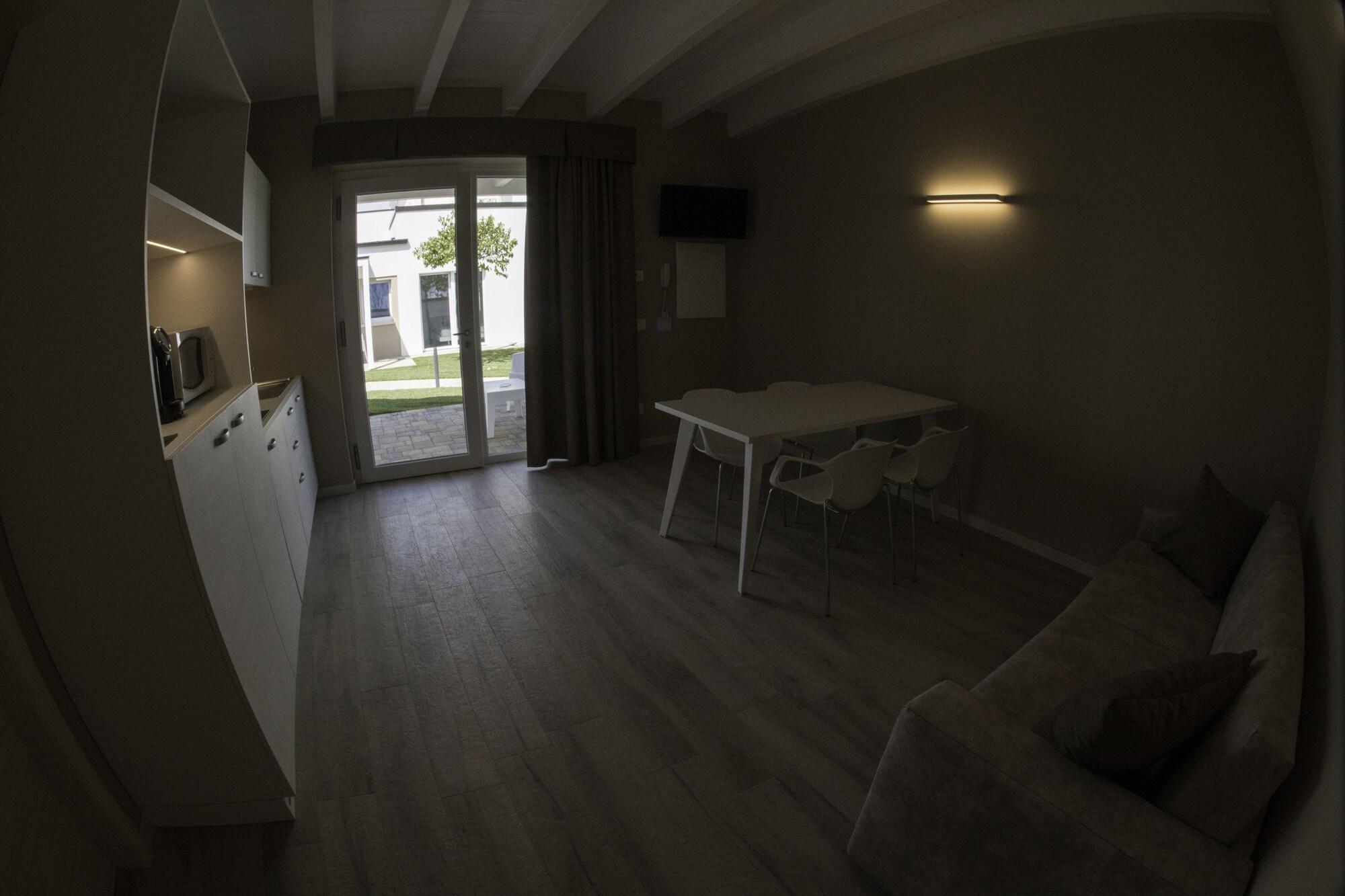 Aurora Aparthotel Peschiera del Garda Zewnętrze zdjęcie
